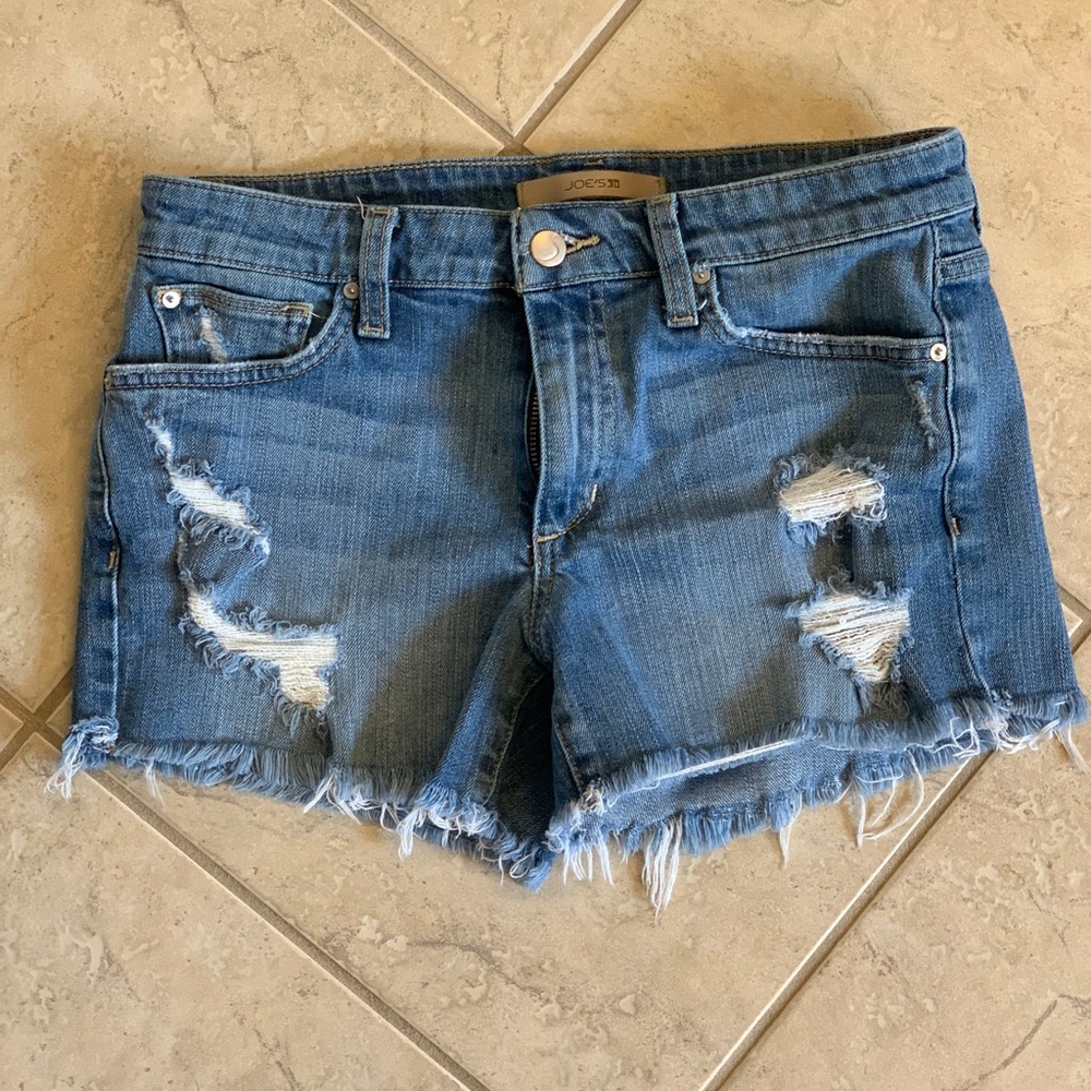 Joe’s jeans “The Ozzie” 4” short.  size 26.